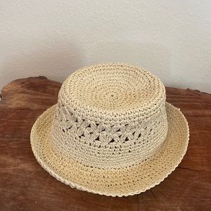 Straw bucket hat